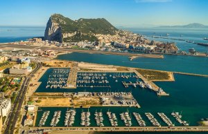 20 x 12.2 Meter Ligplaats Alcaidesa Puerto Deportivo Jachthaven Te Koop