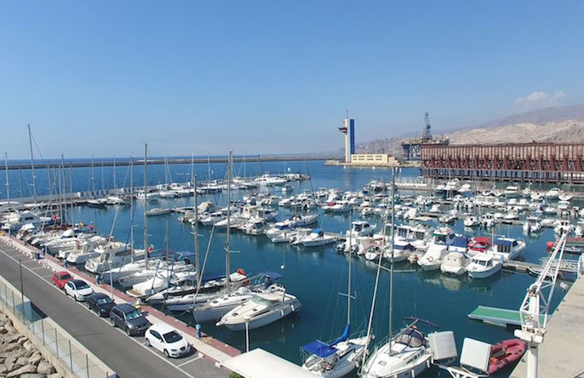 8 x 3.2 Meter Ligplaats Club de Mar Almeria Jachthaven Te Koop