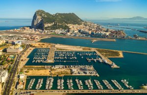 11 x 4.4 Meter Ligplaats Alcaidesa Puerto Deportivo Jachthaven Te Koop