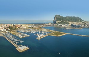 10 x 5 Meter Ligplaats Alcaidesa Puerto Deportivo Jachthaven Te Huur