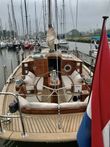 Maak kennis met ‘Stoute Hendrik’, een Puffin 41 Modern Classic zeiljacht uit 2008.