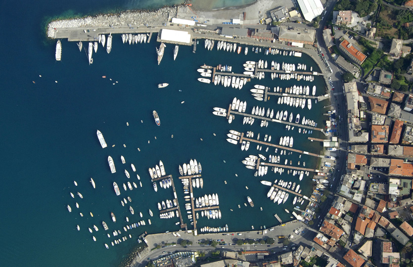 Porto Santa Margherita Jachthaven - Ligplaatsen jachthaven Porto Santa Margherita Jachthaven - Ligplaatsen jachthaven