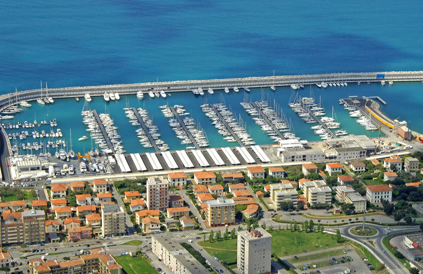 Jachthaven Cala de' Medici - Ligplaatsen jachthaven Jachthaven Cala de' Medici - Ligplaatsen jachthaven